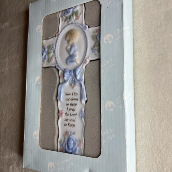 NWB Cosmos Baby Porcelain Wall Hanging Cross - Elegant White & Blue‎ - 9in”x22cm - Picture 4 of 7